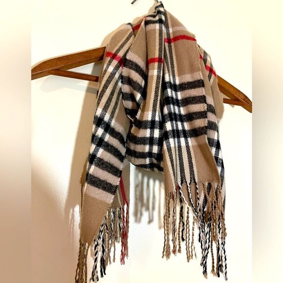 Source Unknown Accessories - Beautiful, large plaid scarf, no tags, excellent condition